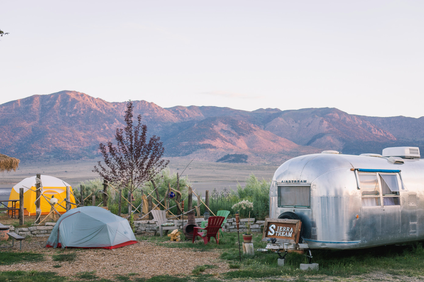 Hipcamp Sierra Stream Camper - 와우테일