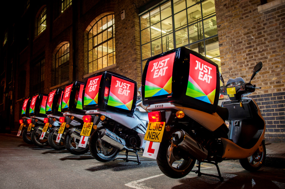 남아프리카 인터넷 거인 '내스퍼스'의 음식배달 시장 열망 1 just eat scooters - 와우테일