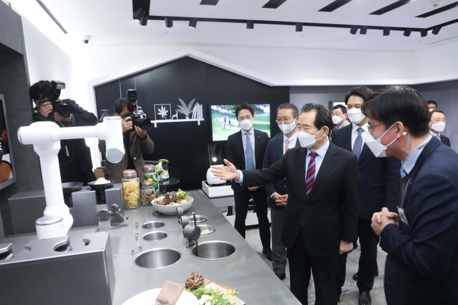 20210317 Prime minister visiting LGsciencePark - 와우테일