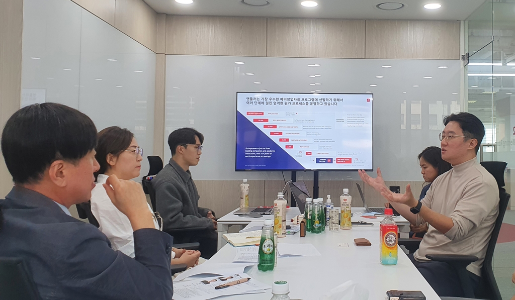 김용문 창진원장, 시드팁스 프로그램 고도화 논의 "23년 애로사항 반영해 운영" 1 wowtale.net 1 1 - 와우테일