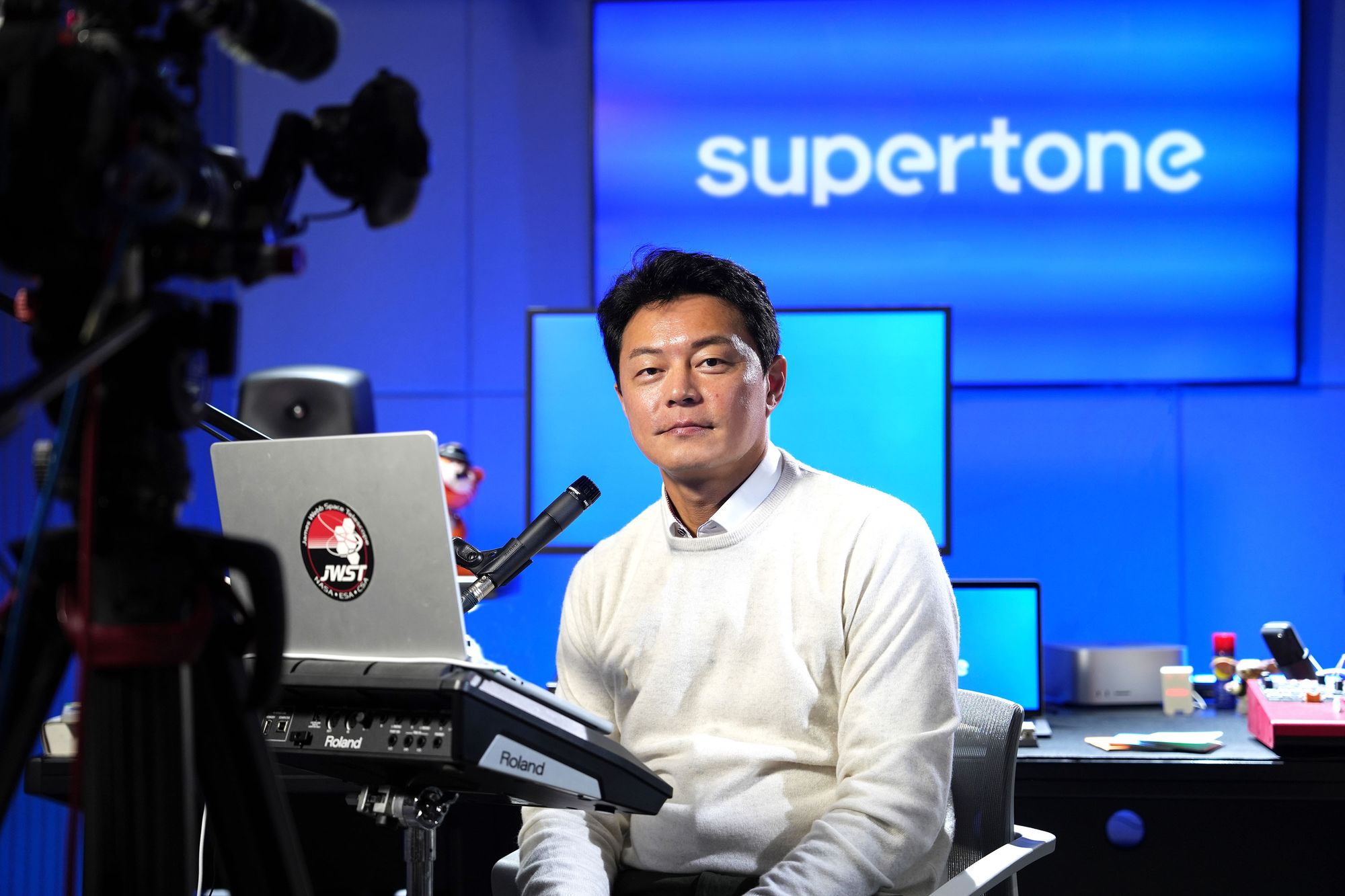 wowtale.net hybe x supertone 02 - 와우테일