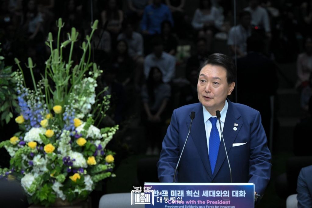 尹대통령, 파리 '스테이션F'서 미래혁신세대와 대화 가져 1 wowtale.net wowtale.net president - 와우테일