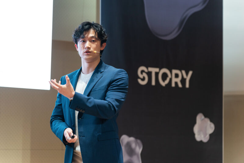첨부2. 스토리 기자 간담회에서 발표하는 제이슨 자오 대표 - 와우테일