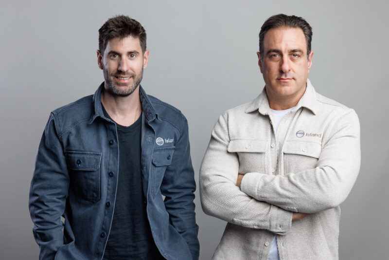 Island Co founders Dan Amiga L and Mike Fey R - 와우테일