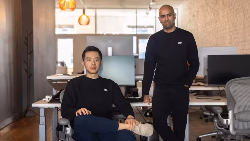 AI 고객 서비스 스타트업 ‘데카곤’, 15억 달러 가치에 1.3억 달러 투자 유치 1 Decagon cofounders - 와우테일