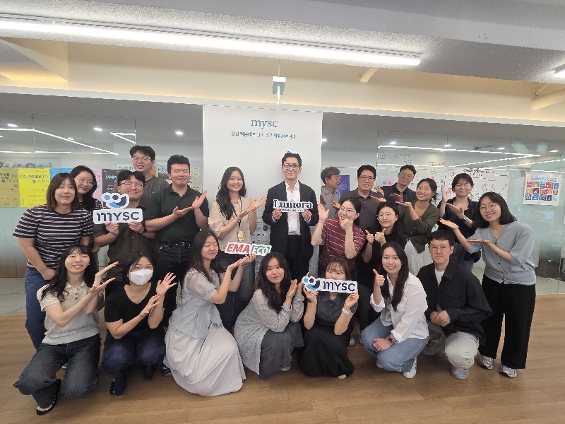 루모라 투자유치 세레모니 사진 1 - 와우테일