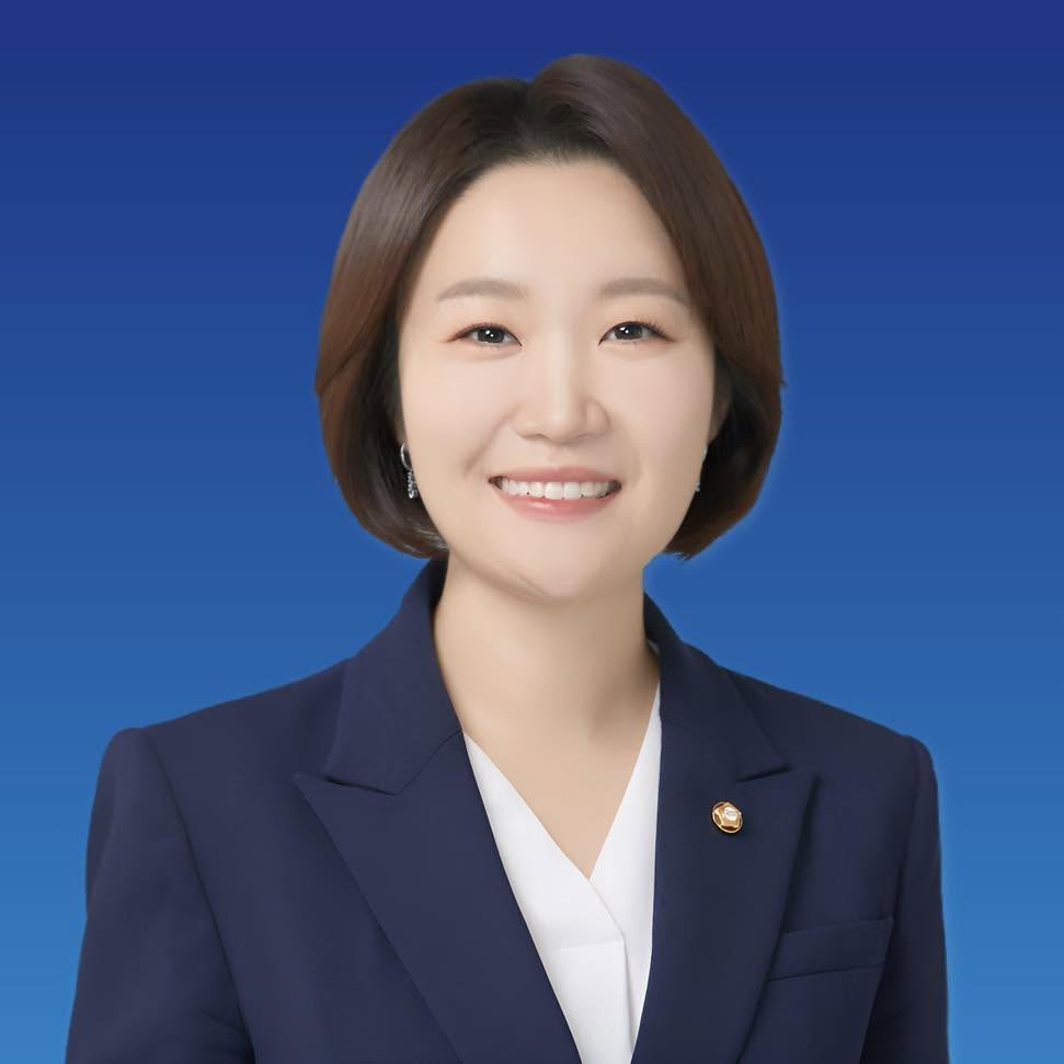 Lee soyoung MSS minister - 와우테일
