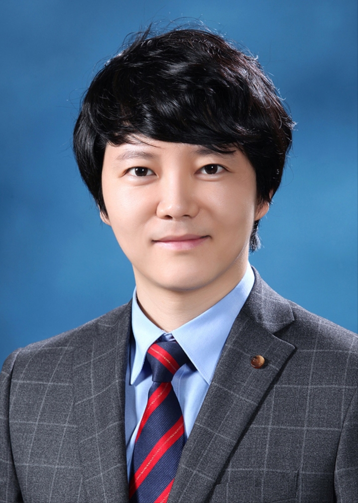 양재훈_증명사진.jpg